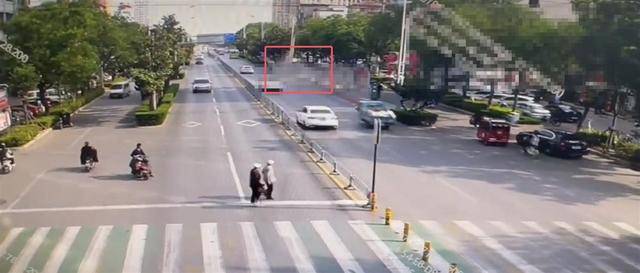 皇冠信用盘代理
_山东滕州一车辆撞向公交站台致多人倒地皇冠信用盘代理
,案件已移交刑警