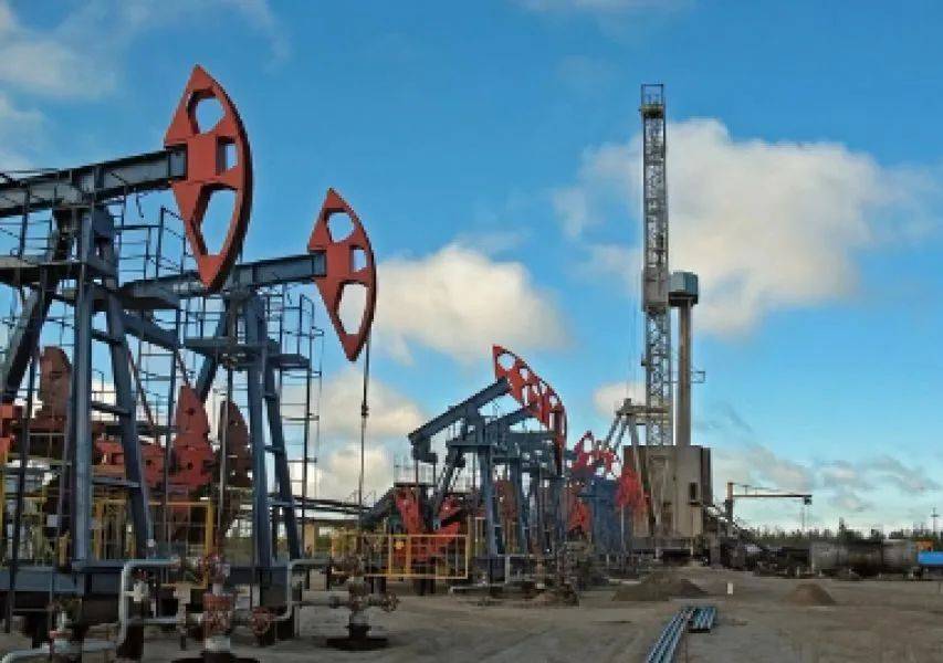 皇冠信用网登1
_中方不再为美买单皇冠信用网登1
,西方终于发现不对劲,2亿多桶石油运往中国