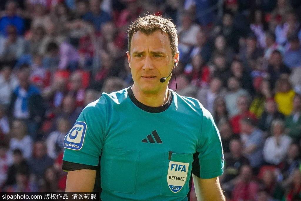 皇冠信用代理
_争议皇冠信用代理
!德国劣迹裁判吹罚巴黎战阿森纳 曾因打假球被停赛