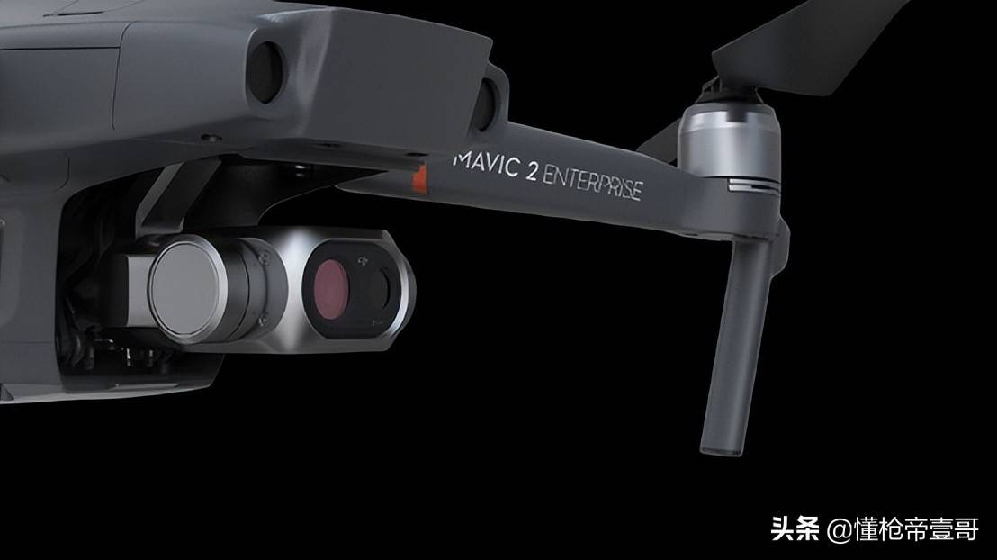 皇冠信用在线申请
_俄军缴获中国81版气枪皇冠信用在线申请
?还有百年汤姆逊冲锋枪、莫辛纳甘