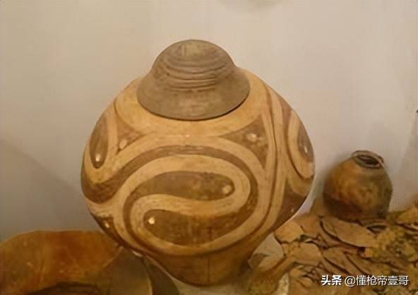 皇冠信用在线申请
_俄军缴获中国81版气枪皇冠信用在线申请
?还有百年汤姆逊冲锋枪、莫辛纳甘