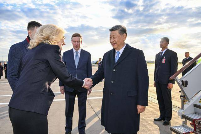 皇冠皇冠足球平台
_习近平抵达莫斯科对俄进行国事访问并出席纪念苏联伟大卫国战争胜利80周年庆典