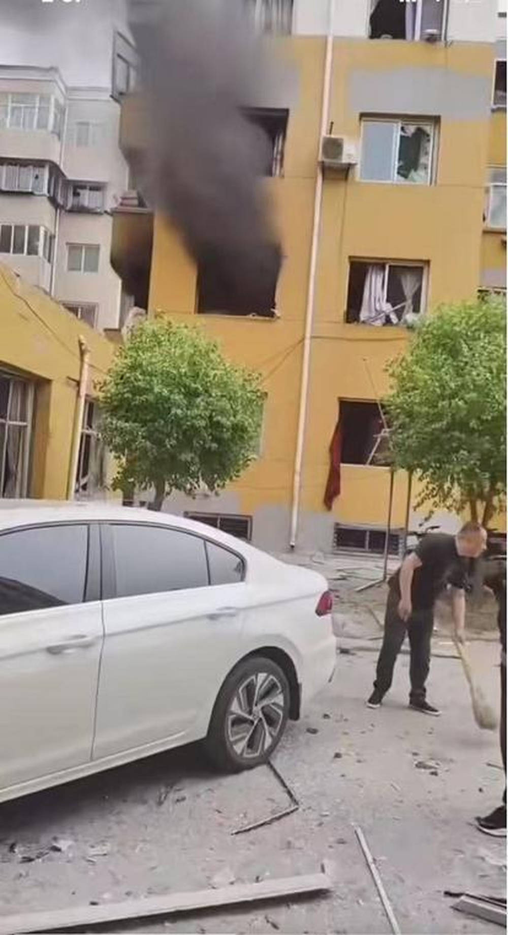 皇冠信用网代理
_山西汾阳一男子清早回家抽烟时引发闪爆皇冠信用网代理
,多户窗玻璃被震碎