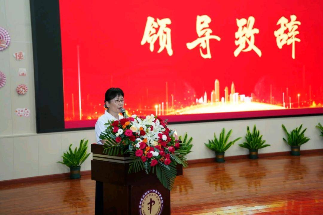 皇冠信用网APP下载
_新都区中医医院举办庆祝五四青年节、5·12国际护士节表扬暨文艺汇演活动 资讯联播频道