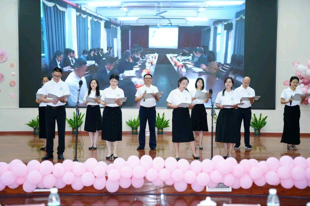 皇冠信用网APP下载
_新都区中医医院举办庆祝五四青年节、5·12国际护士节表扬暨文艺汇演活动 资讯联播频道