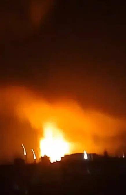 皇冠登3代理申请
_最新:印度一战机被击落皇冠登3代理申请
,飞行员被俘;32个机场暂停,约70%电网瘫痪!华人讲述惊险经历→