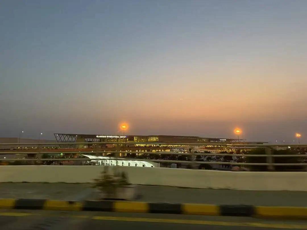 皇冠登3代理申请
_最新:印度一战机被击落皇冠登3代理申请
,飞行员被俘;32个机场暂停,约70%电网瘫痪!华人讲述惊险经历→