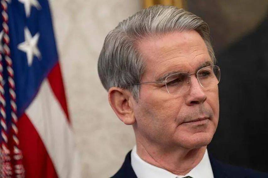 皇冠登3管理出租
_中美谈判前夜皇冠登3管理出租
,特朗普给出最大诚意,把中方“死对头”踢出局