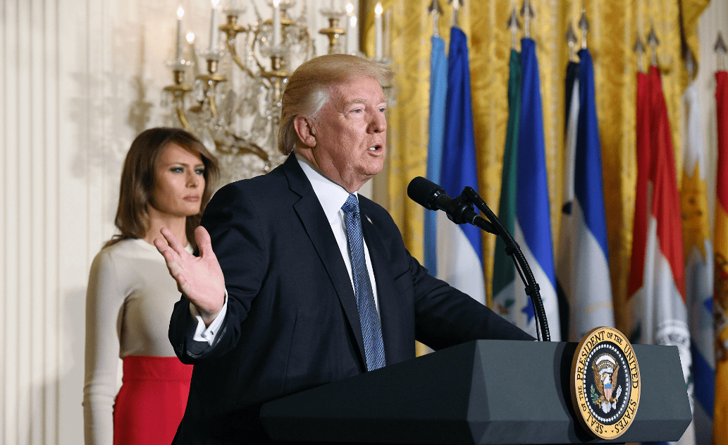 皇冠足球平台代理
_中方前脚同意解除皇冠足球平台代理
,关键时刻,特朗普态度转变,美财长称“不抱希望”