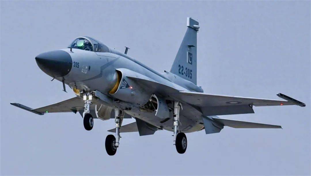 信用平台出租
_中国武器果然厉害信用平台出租
,又一架阵风殒命,飞行员被抓,轮到枭龙扬名