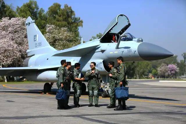 皇冠信用網出租
_巴基斯坦:即将收到新一批歼-10CP皇冠信用網出租
!网友:歼-10C终于要大卖了?