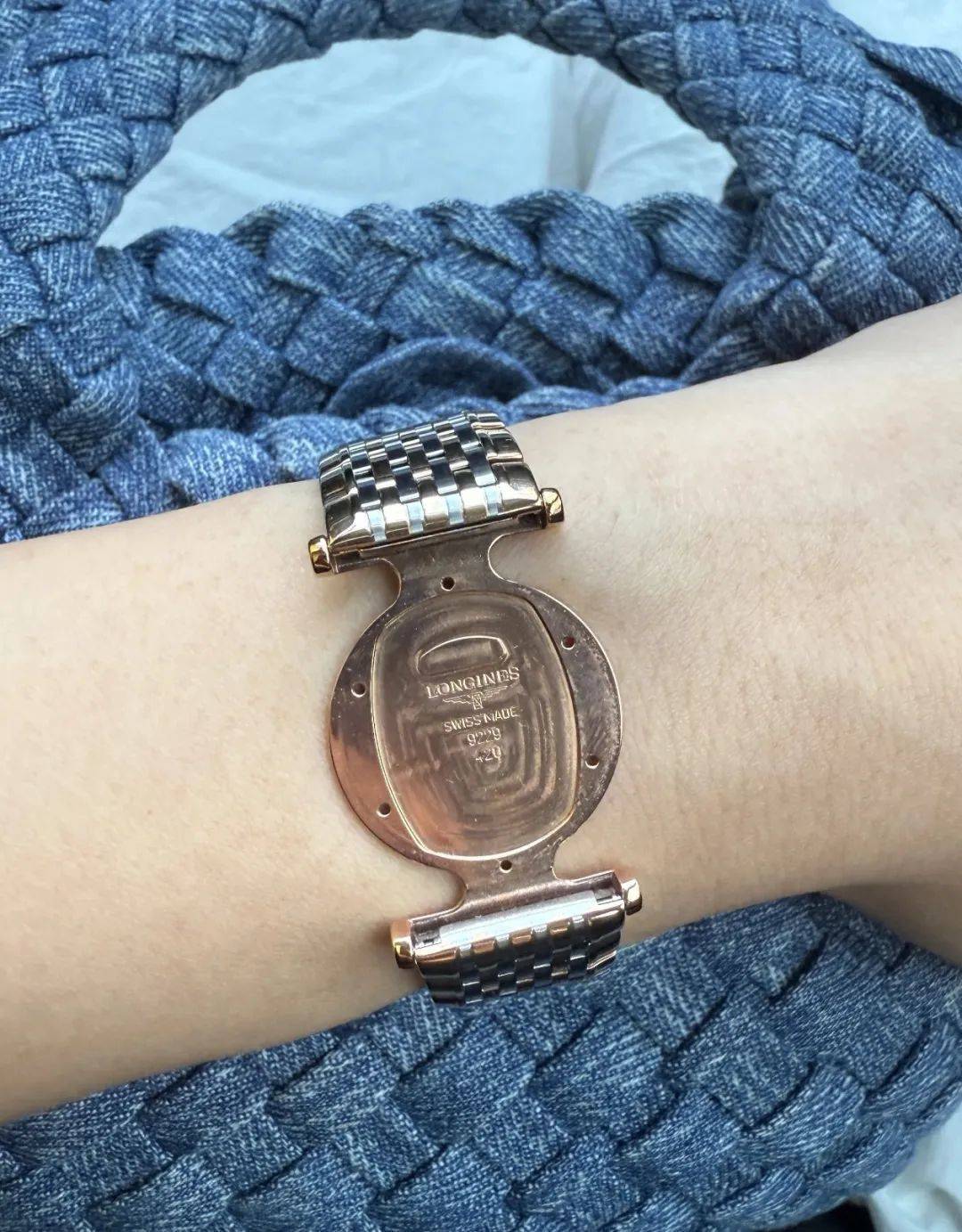 网上买球怎么买
_“浪”还在网上买球怎么买
,“琴”没了!网友称花1万多买的浪琴整个表盘丢失仅剩表带,浪琴回应