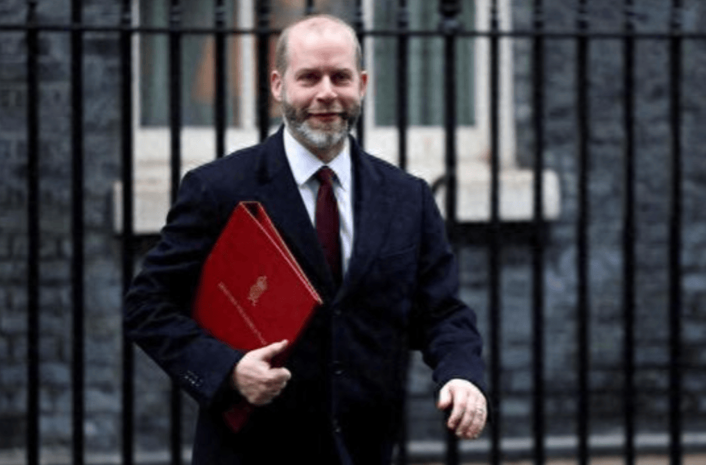 足球外围买球网站
_刚谈妥就翻脸足球外围买球网站
,英国全球通告与中国做“切割”?中方反将一军