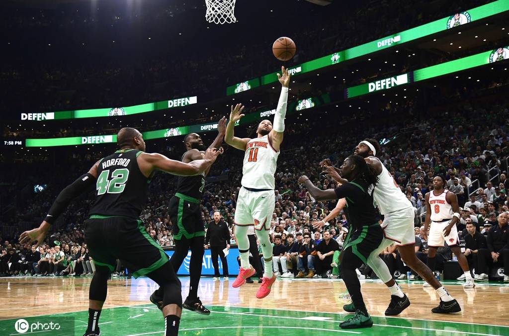 皇冠信用網登3
_怀特34分布伦森22+6 塔图姆缺阵绿军胜尼克斯2-3