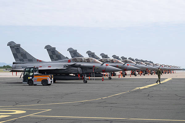 皇冠信用網最高占成
_印尼网友质疑采购“阵风”:希望买歼-10等中国装备