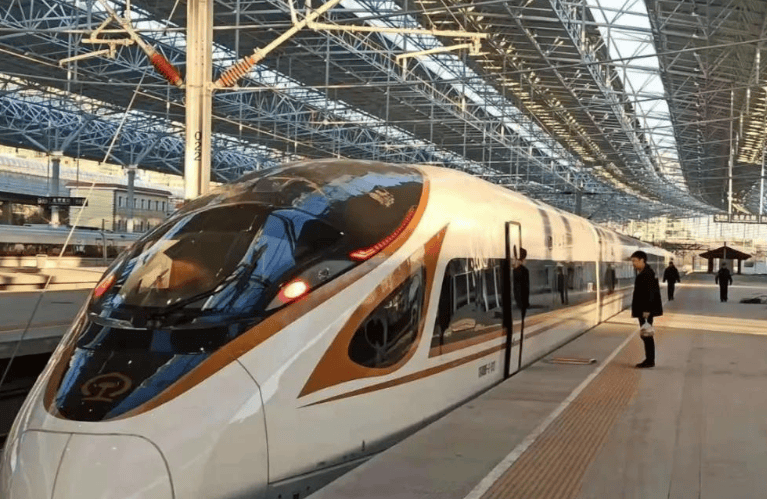 皇冠信用網在线开户
_重磅!超260万美籍华人回国皇冠信用網在线开户
,绿卡、高薪都留不住,美国这下慌了