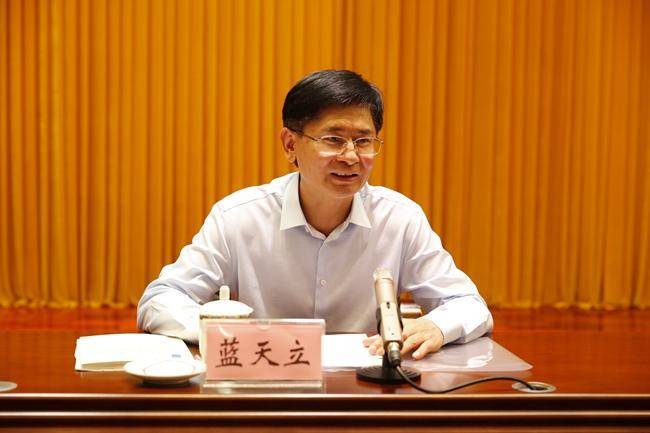 如何注册皇冠足球代理_连续缺席多场重要活动如何注册皇冠足球代理，广西壮族自治区主席蓝天立被查