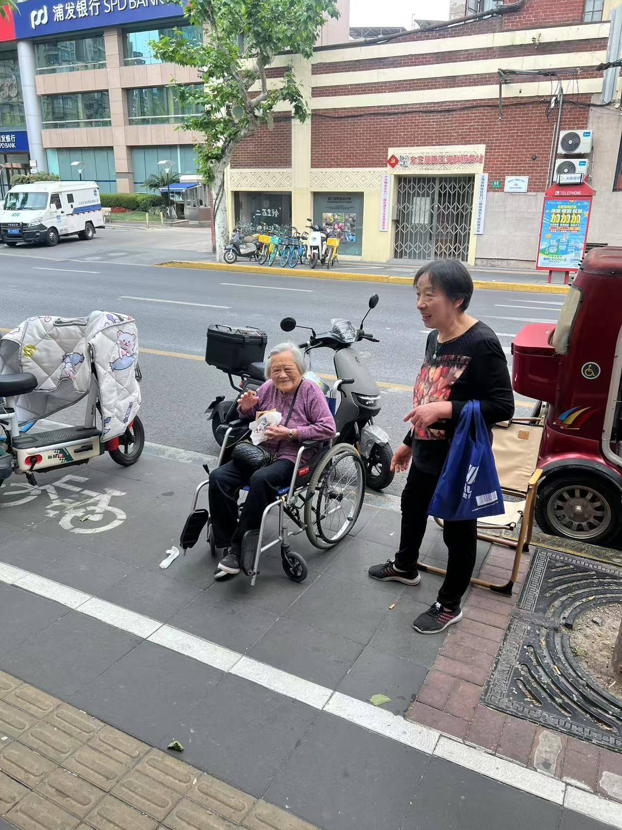 皇冠信用网平台开户
_沪上网红“阿大葱油饼”开业近一月皇冠信用网平台开户
,老板吴志勇:10元一个有的赚,但压力不小