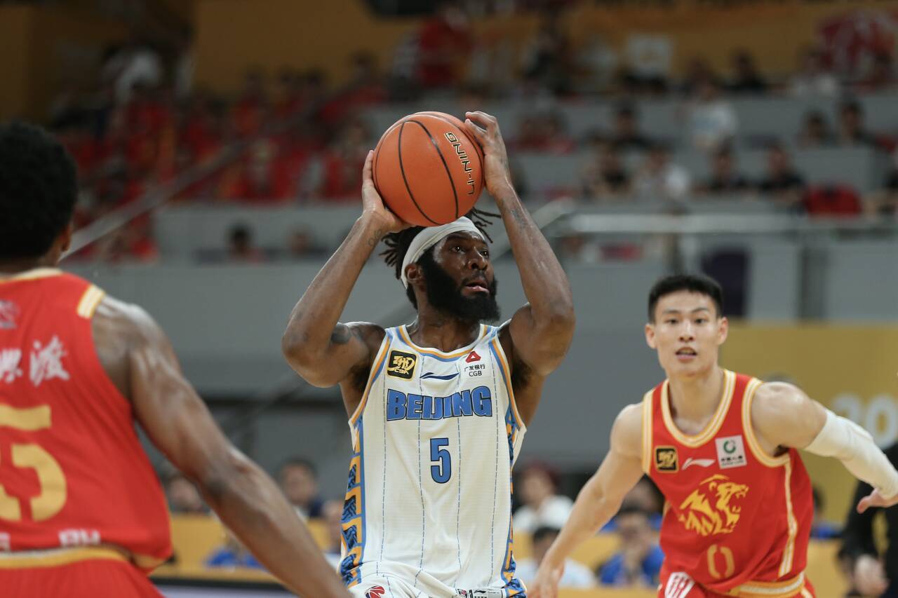 皇冠信用網开户
_总决赛-翟晓川关键2罚定胜 北京客场擒广厦总分2-3