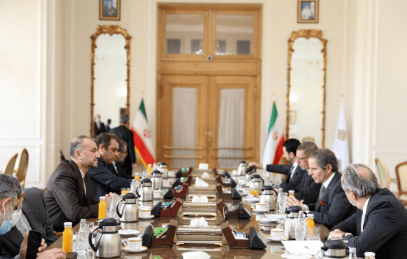 WNBA比分
_斗了40多年WNBA比分
,伊朗认输了,自愿交出所有底牌,只换美国一个条件