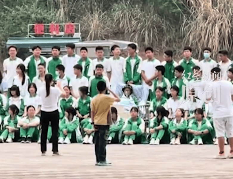 LNB篮球比分
_痛心!他走了LNB篮球比分
,年仅15岁,刚刚拍完毕业照