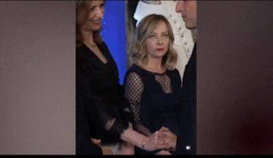 皇冠信用网代理注册
_意大利女总理梅洛尼与马克龙又吵起来了皇冠信用网代理注册
,此前曾对他“翻白眼”,送去“死亡凝视”