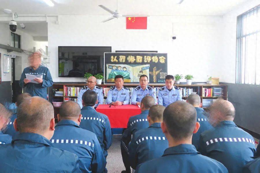 如何代理皇冠信用网
_男子在上海监狱服刑11年如何代理皇冠信用网
,出狱前才得知两位家人已病逝...极大生活困境,他深深担忧→