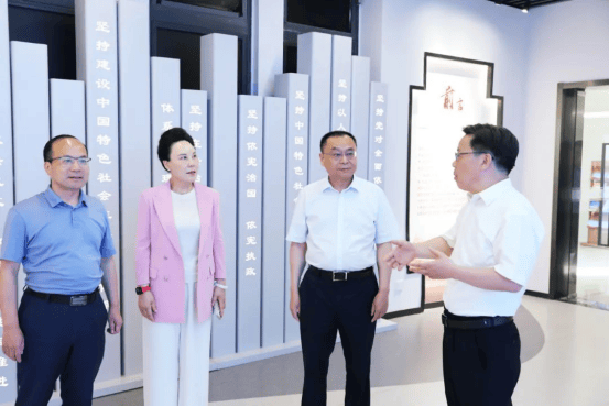 皇冠信用登2代理
_江苏省检察院党组书记、检察长赵铁实调研指导镇江检察工作