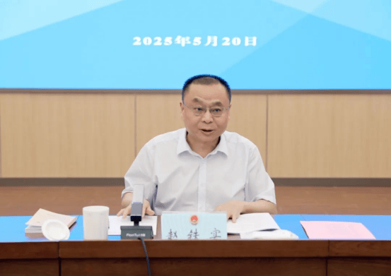 皇冠信用登2代理
_江苏省检察院党组书记、检察长赵铁实调研指导镇江检察工作