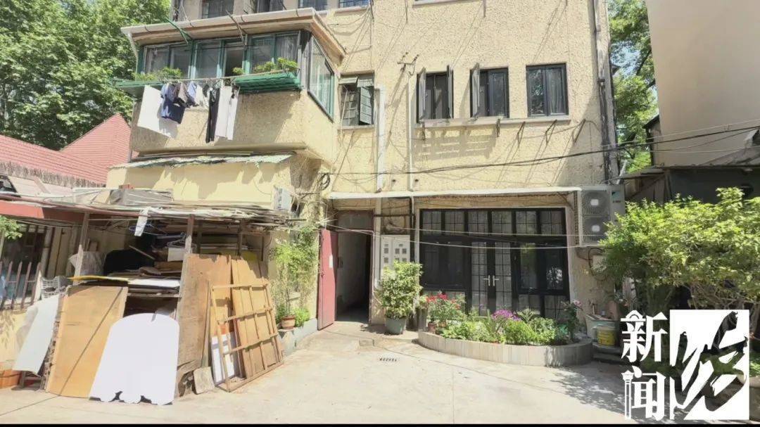 皇冠足球平台代理
_祸从“天”降皇冠足球平台代理
!上海这些居民集体抗议:怎么能这么干?胆也太肥了!