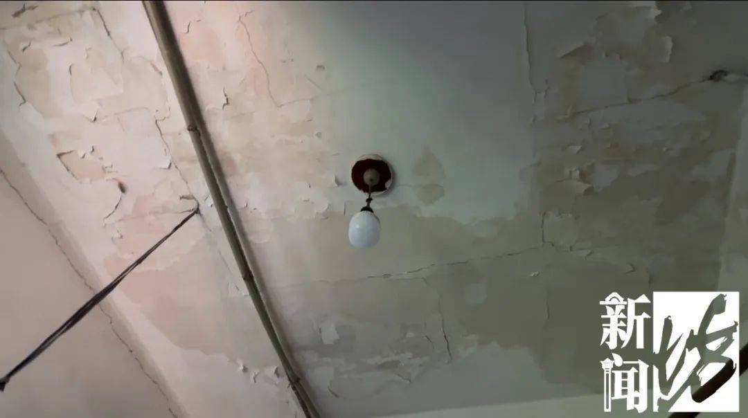 皇冠足球平台代理
_祸从“天”降皇冠足球平台代理
!上海这些居民集体抗议:怎么能这么干?胆也太肥了!