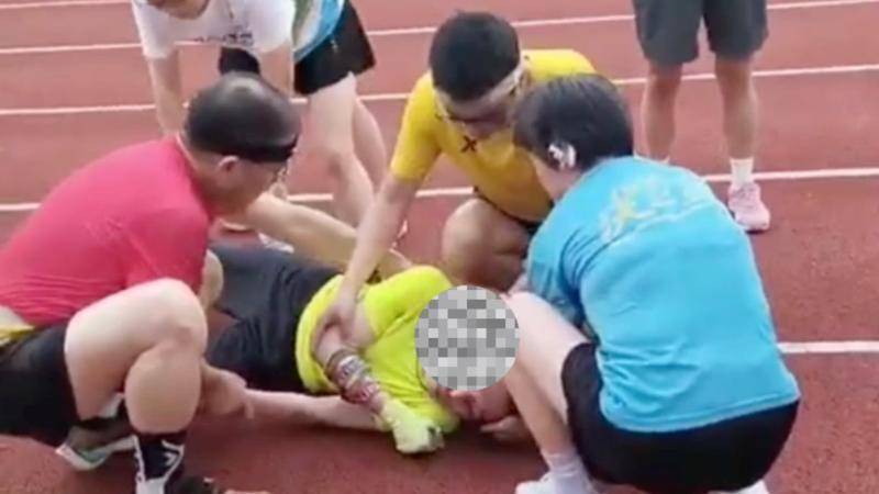 皇冠信用网代理申请
_江西抚州:女子晨跑过度突然晕倒 医生紧急施救化险为夷