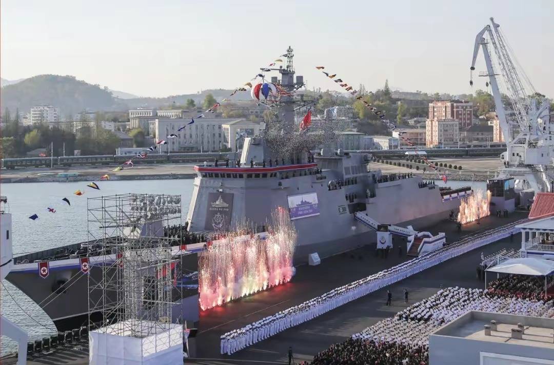 皇冠会员如何申请
_朝鲜5千吨驱逐舰出现重大事故!朝鲜领导人当场下令皇冠会员如何申请
,立刻彻查!