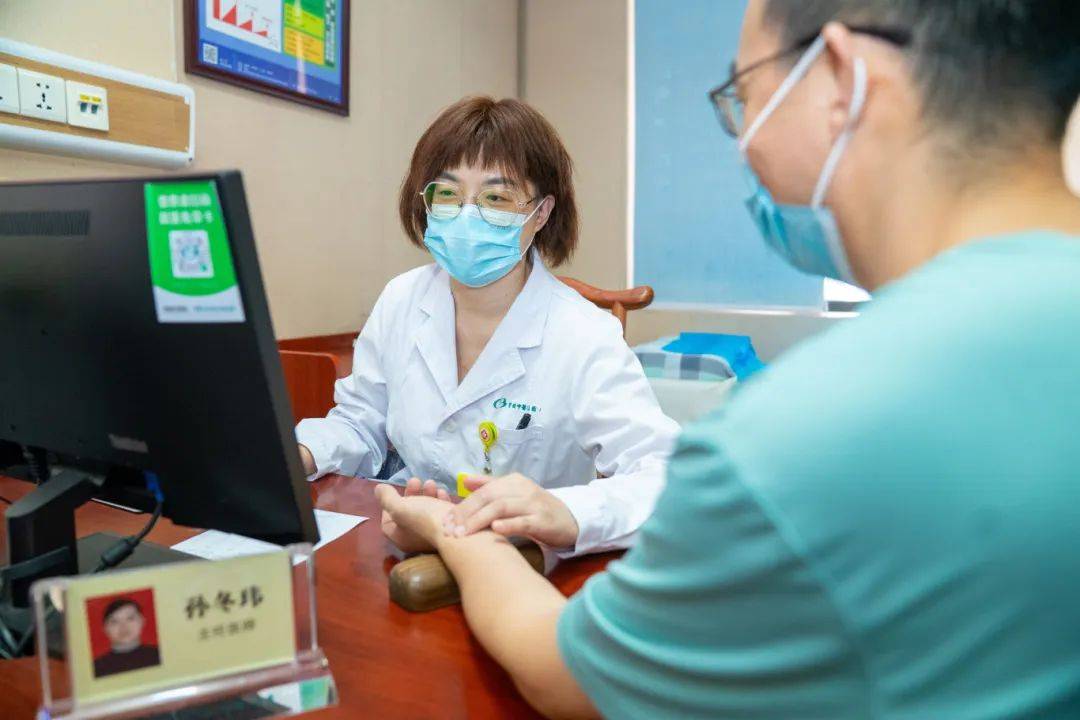 皇冠信用网登2代理
_醒来“天塌了”皇冠信用网登2代理
!深圳一女子眼睛闭不上、嘴巴漏水!这些错误很多人会犯