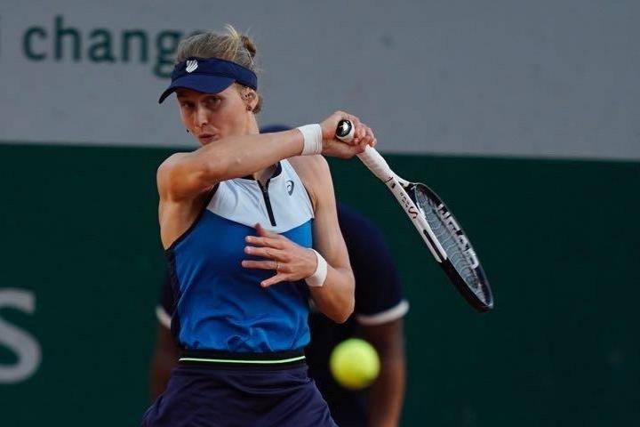 皇冠信用平台出租出售_郑钦文法网第四轮将战萨姆索诺娃皇冠信用平台出租出售，此前交手记录郑钦文2胜3负