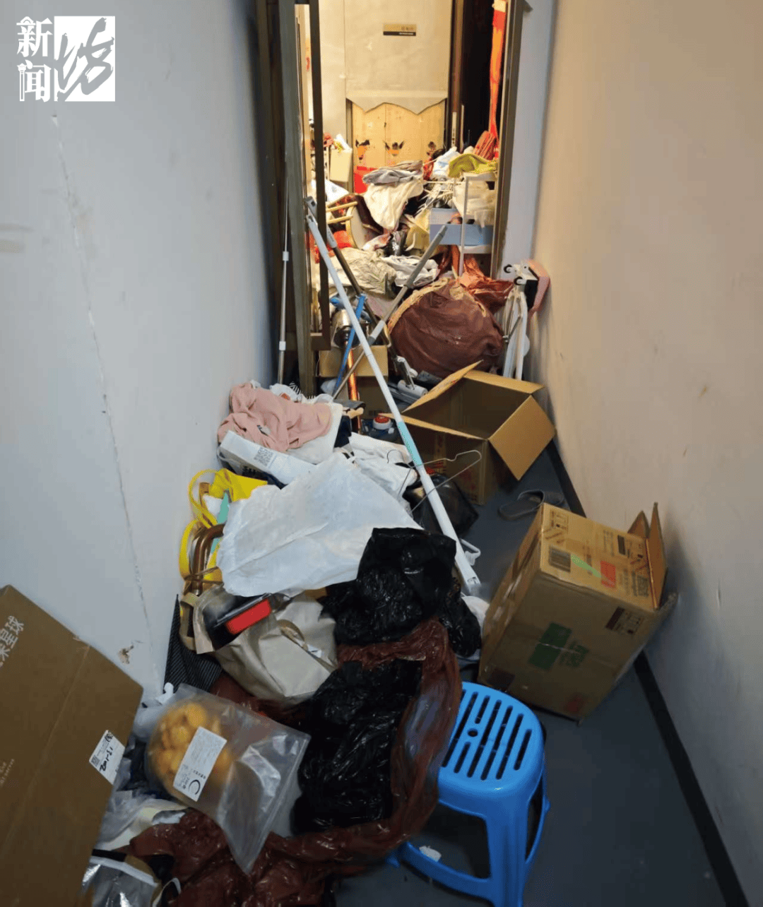 皇冠信用网出租_垃圾堆满皇冠信用网出租，臭到离谱！上海顶流豪宅业主也拾荒？邻居直呼倒大霉，不能忍！
