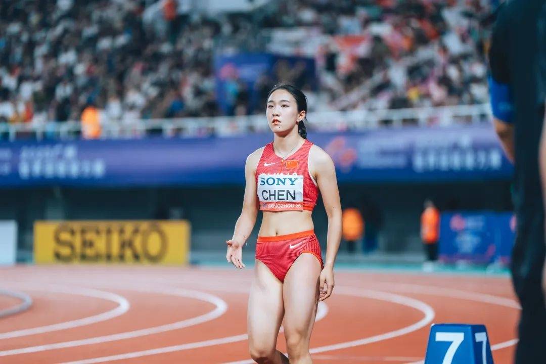 皇冠登1登2登3代理
_刷新个人最好成绩皇冠登1登2登3代理
!16岁小将陈妤颉获得亚锦赛女子200米冠军