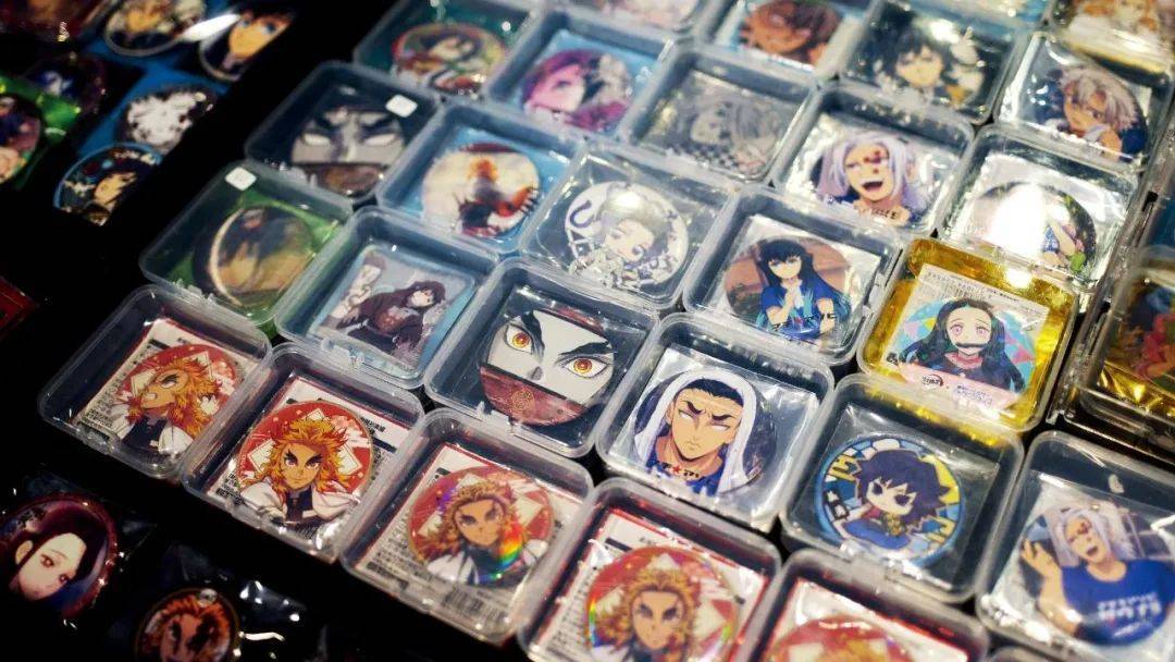 皇冠信用网登3代理
_炒股不如“炒谷”?一块“吧唧”被炒到7万元皇冠信用网登3代理
,谁在为谷子经济买单?