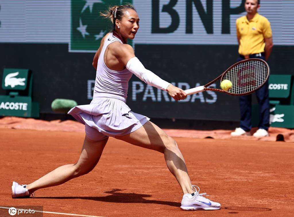 皇冠信用网申请
_法网-郑钦文鏖战2-1萨姆索诺娃 首进八强刷新最佳战绩