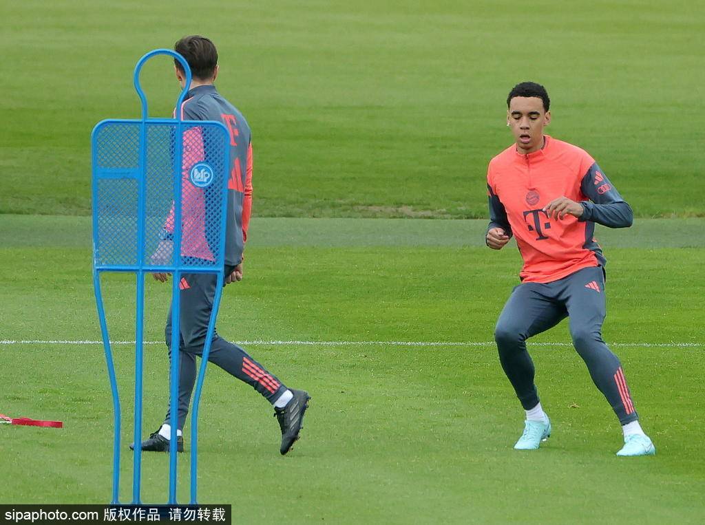 皇冠信用网在线开户
_曝拜仁与莱奥密谈皇冠信用网在线开户
!AC米兰索要1.75亿欧!孔帕尼的“钞能力”够吗?