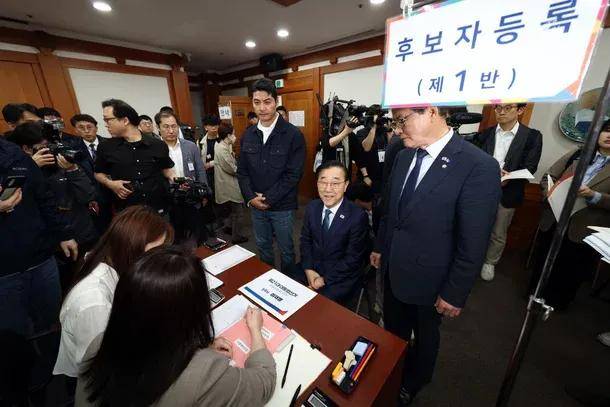 皇冠信用网登
_压倒性优势!李在明皇冠信用网登
,将赢得大选