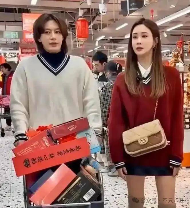 皇冠信用网登123
_自曝与丈夫经常吵架?但怎么感觉她是在变相秀恩爱呢皇冠信用网登123
!