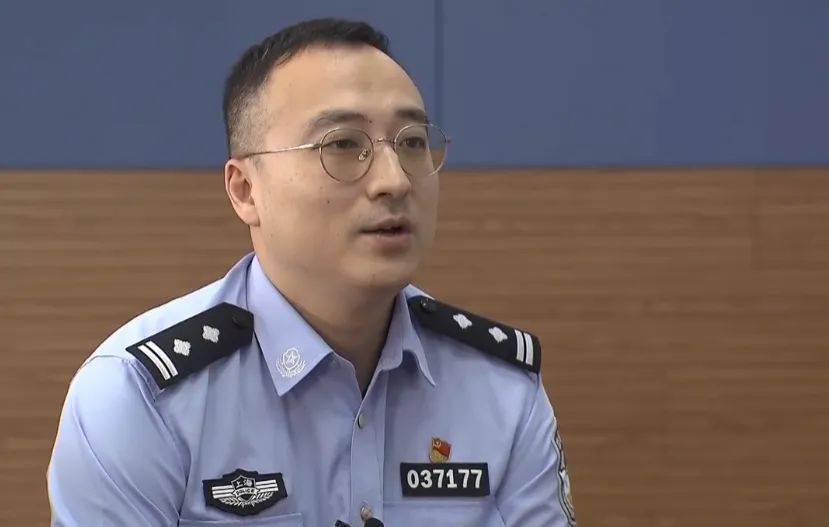 皇冠信用网出租
_一眼看穿!上海爷叔报警:这两人极为奇怪!警方一查皇冠信用网出租
,果然不对劲→