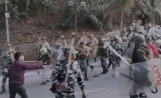 皇冠信用盘申请_面对大批印度军警皇冠信用盘申请,藏南民众高喊要回归中国?这里面有多少水分