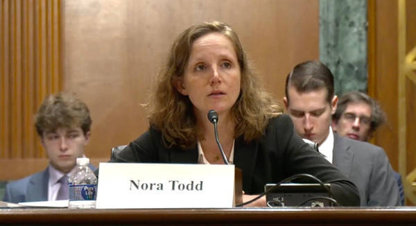 皇冠登2代理_美专家组叫嚣:特朗普关税没用皇冠登2代理,对中国要用全面、结构性的措施