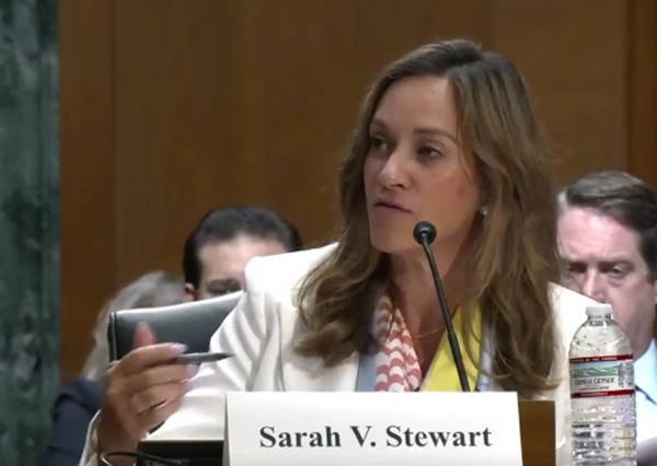 皇冠登2代理_美专家组叫嚣:特朗普关税没用皇冠登2代理,对中国要用全面、结构性的措施