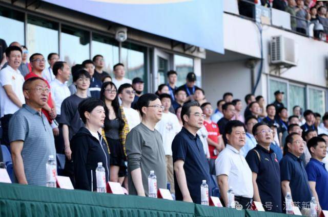 阿尔艾因足球
_南京市市长、淮安市委书记现场观看“苏超”阿尔艾因足球
,镇江市市长“探班”球员