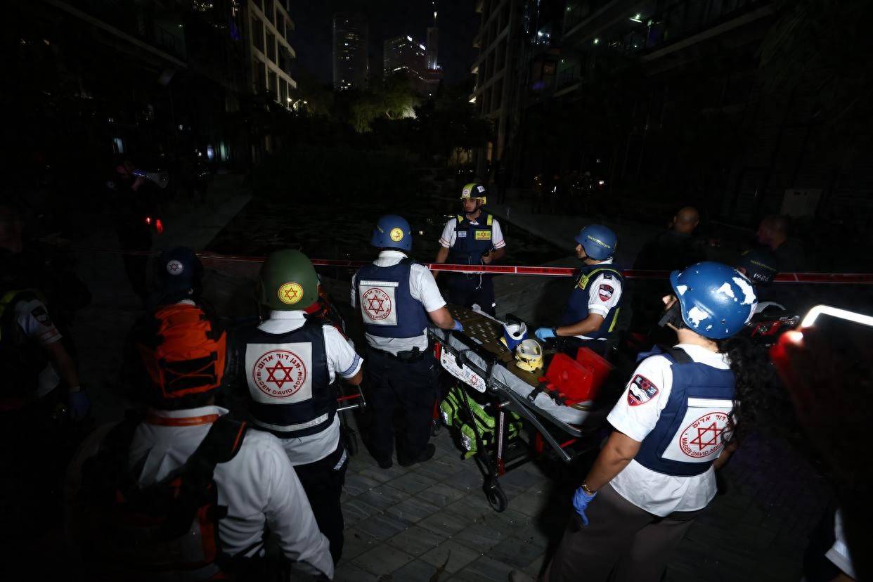 国际米兰足球
_伊朗大规模导弹袭击震慑中东国际米兰足球
,以色列防御体系告急,美国是否会出手相助?