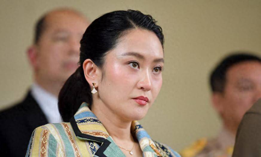 巴黎圣日耳曼vs迈阿密国际_泰国打响战役!洪森接过指挥权巴黎圣日耳曼vs迈阿密国际,两国元首坐镇前线,大战爆发苗头