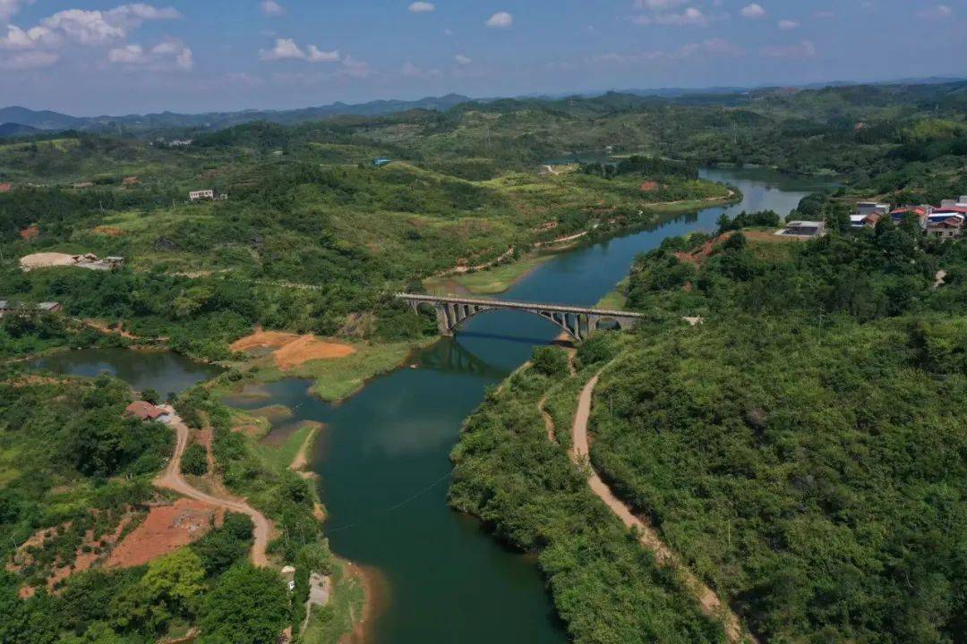 皇冠信用网出租_县委督战 行廊答卷